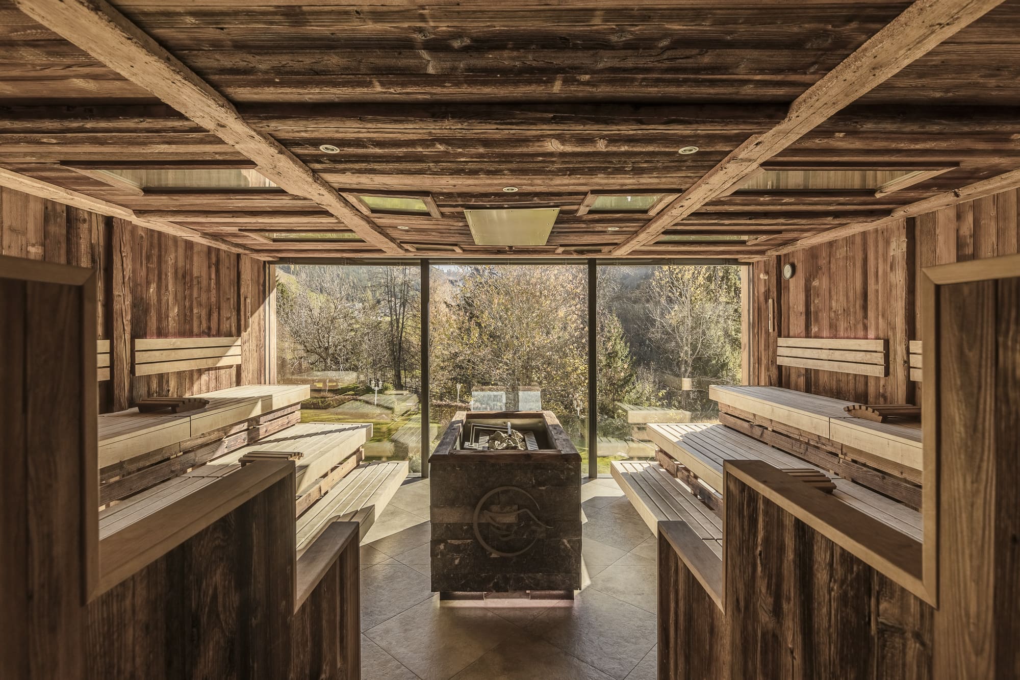 Hotel Engel Gourmet & Spa a Nova Levante tra spa panoramica e Dolomiti