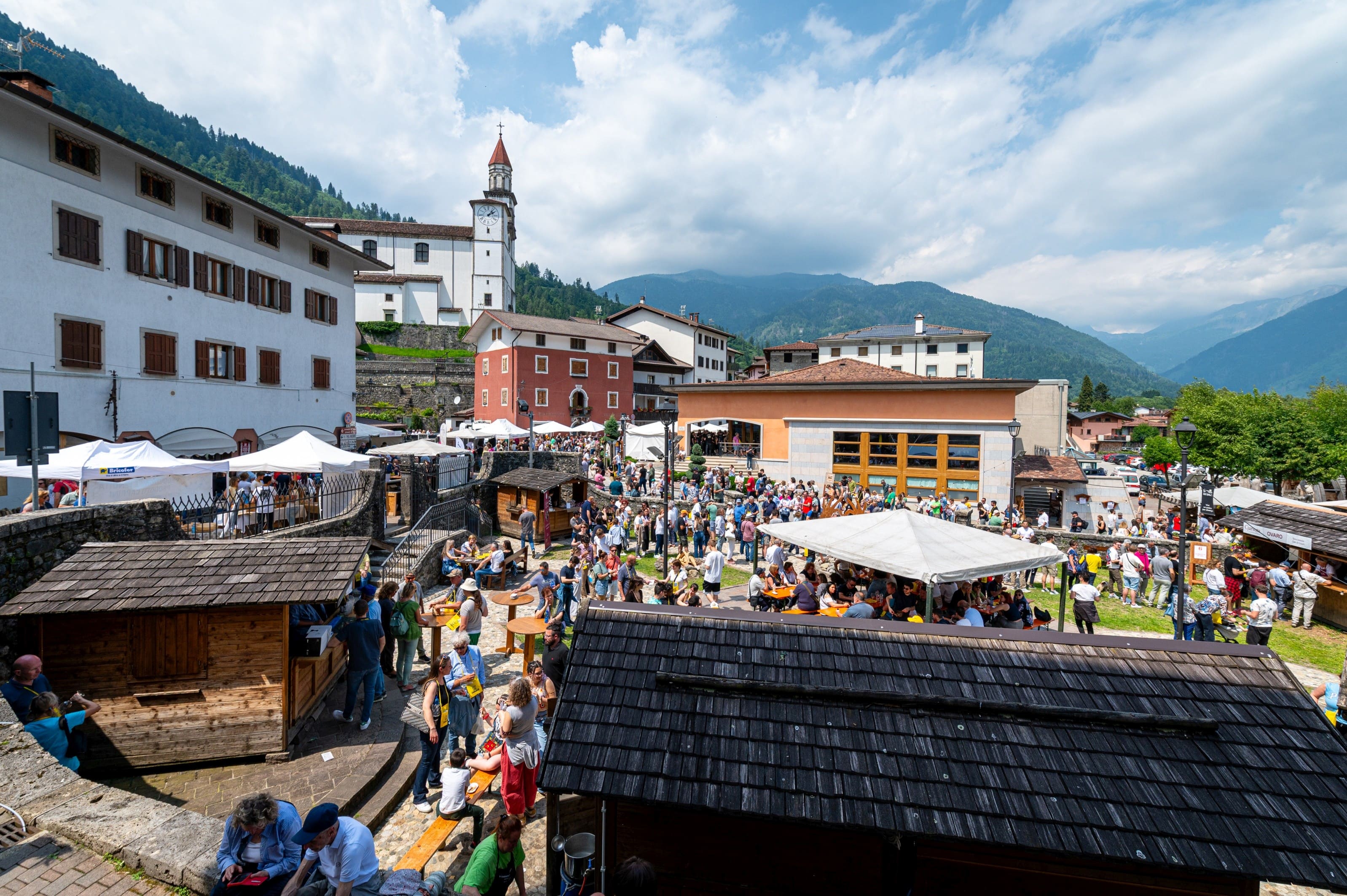 A Sutrio la Festa dei Cjarsòns, memoria viva della Carnia