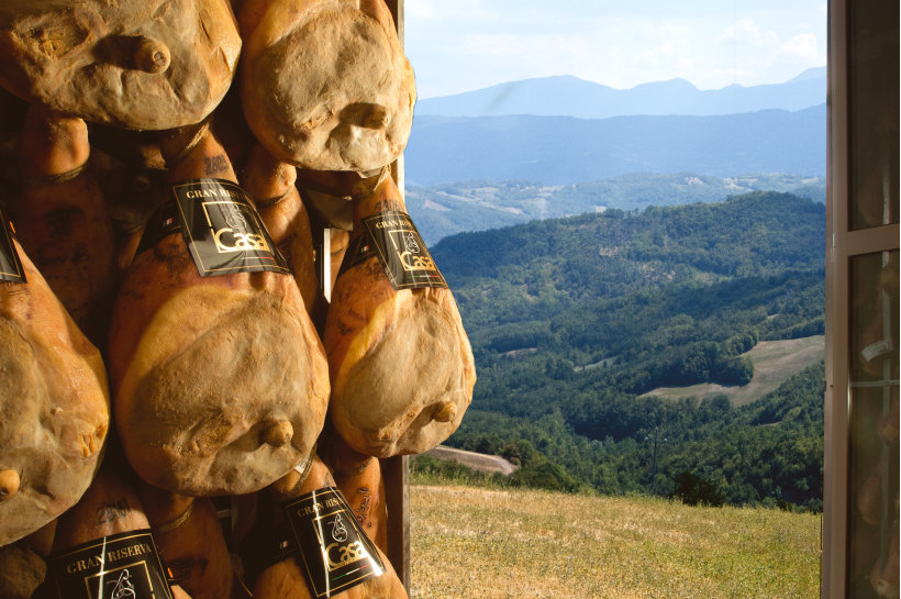 Il vento marino fondamentale per la stagionatura del prosciutto di Parma di Casa Graziano