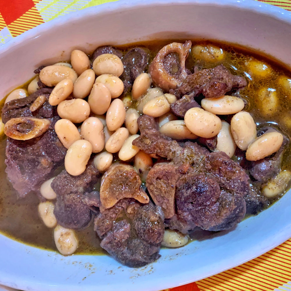 Cinghiale in padella con fagioli locali di Valter Vargiu