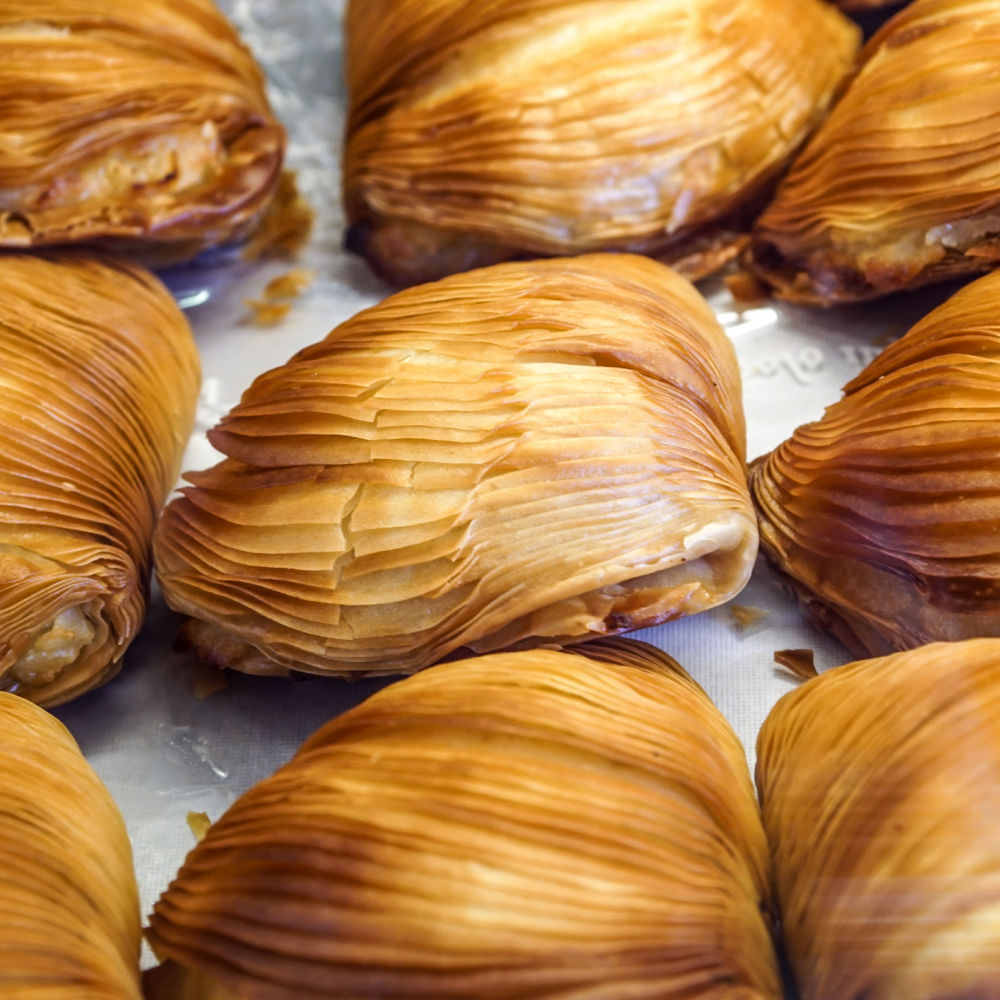 Street food a Napoli: la sfogliatella riccia