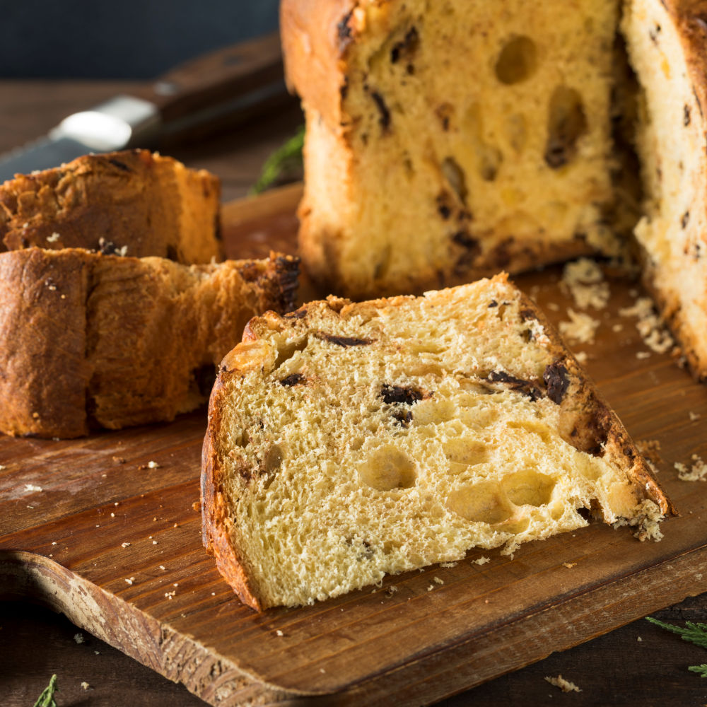 A San Biagio, protettore della gola, è usanza mangiare una fetta di panettone avanzato dalle feste