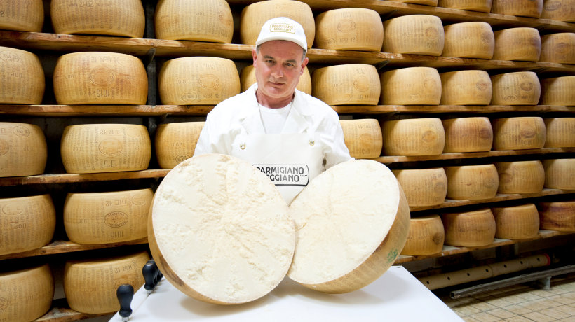 Come si fa il Parmigiano Reggiano