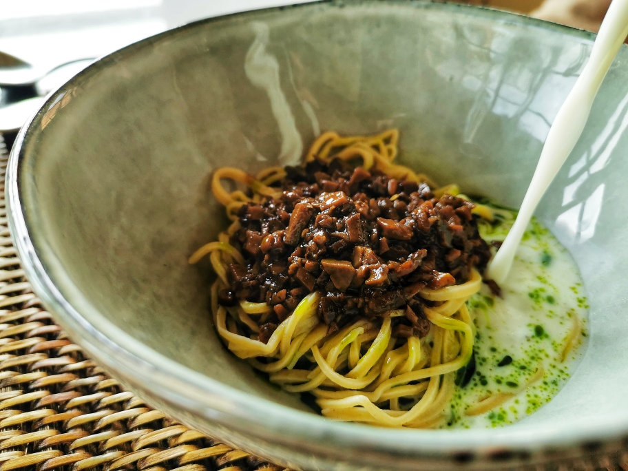 Tajarin con ragù di fegatini e durelli di pollo del Colletto