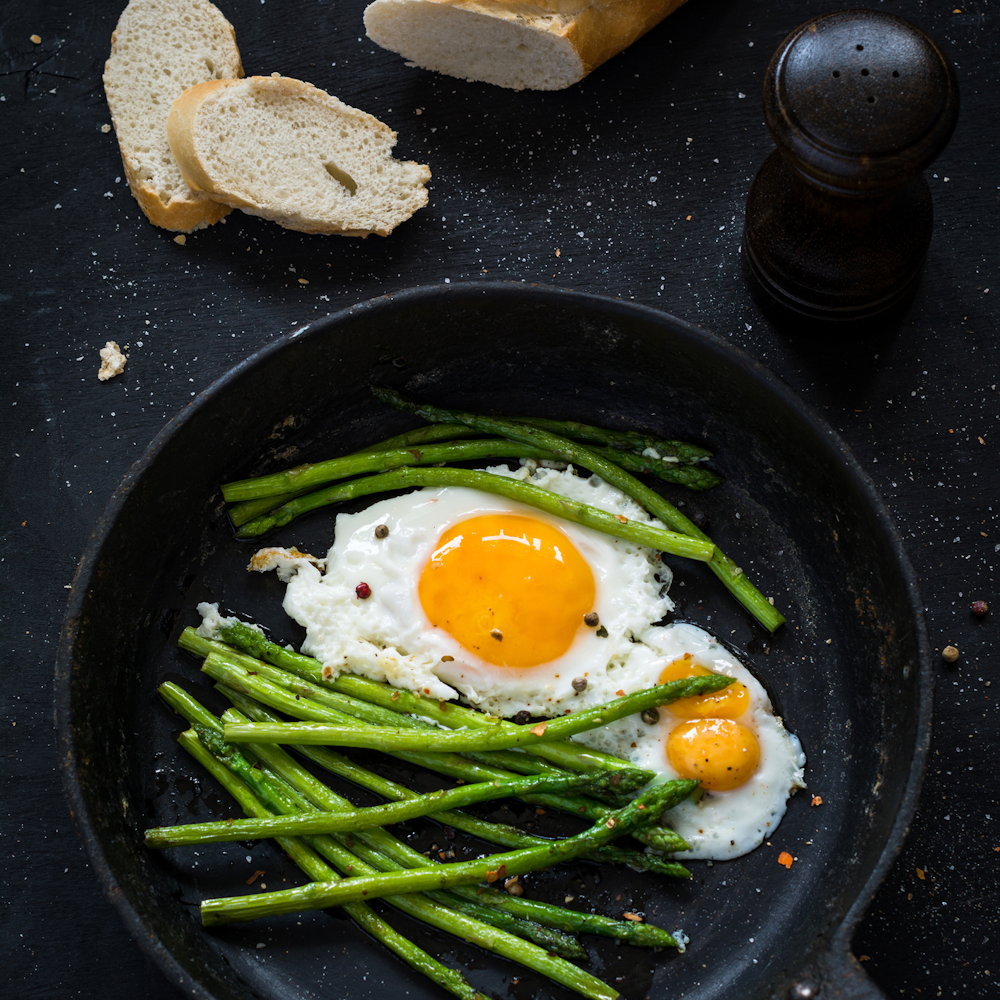 Uova con asparagi